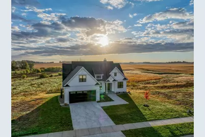 610 Field Point Street, Roberts, WI 54023 - Photo 1