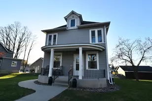 324 2nd Ave, Wanamingo, MN 55983 - Photo 1