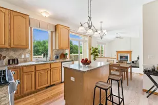 13150 Elderberry Ct, Apple Valley, MN 55124 - Photo 5