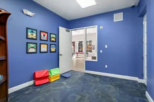 10075 City Walk Dr, Woodbury, MN 55129 - Photo 19