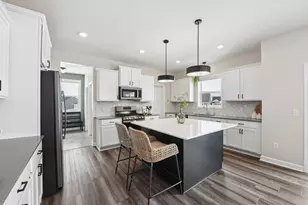 2121 Johanna Cir, Lino Lakes, MN 55038 - Photo 7