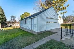 414 E Division St, Elbow Lake, MN 56531 - Photo 45