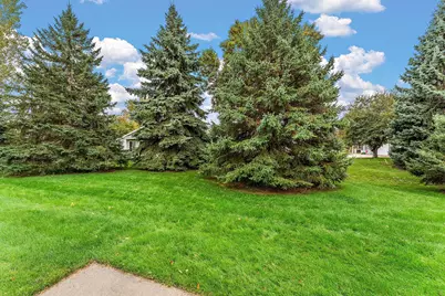 696 Monn Avenue, Vadnais Heights, MN 55127 - Photo 17