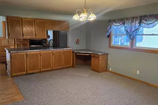 1430 N Park St, Fairmont, MN 56031 - Photo 9