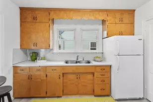 1118 Lane Pl, Saint Paul, MN 55106 - Photo 5