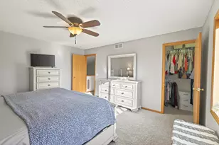 635 35th St W, Hastings, MN 55033 - Photo 13