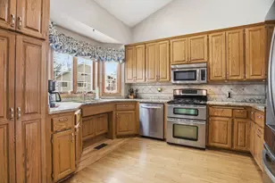 732 E Nicollet Blvd, Burnsville, MN 55337 - Photo 5