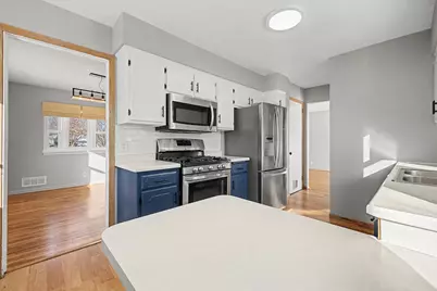 10551 President Drive NE, Blaine, MN 55434 - Photo 9