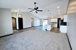 1022 Cullen St, Saint Peter, MN 56082 - Photo 9