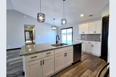 1022 Cullen Street, Saint Peter, MN 56082 - Photo 3