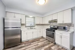 1284 Snelling Ave N, Saint Paul, MN 55108 - Photo 11