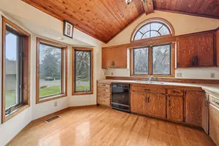 330 E 152nd St, Burnsville, MN 55306 - Photo 5