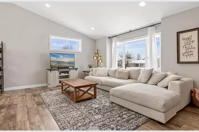 1376 Pheasant Run, New Richmond, WI 54017 - Photo 5