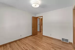 3105 W 40th St, Minneapolis, MN 55410 - Photo 17