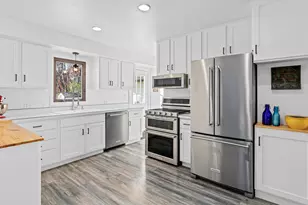 632 Harriet Ave, Shoreview, MN 55126 - Photo 3