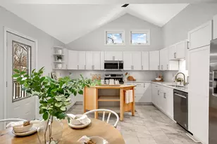 783 Berwood Ave, Vadnais Heights, MN 55127 - Photo 7