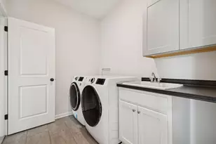 845 Juniper Cir N, Lake Elmo, MN 55042 - Photo 37