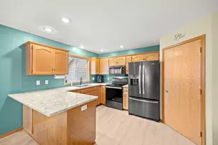 1141 Blackbird Dr SW, Hutchinson, MN 55350 - Photo 7