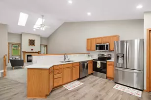 3424 Eagan Oaks Ct, Eagan, MN 55123 - Photo 5