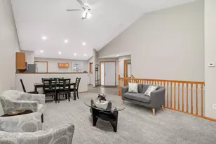 3424 Eagan Oaks Ct, Eagan, MN 55123 - Photo 9