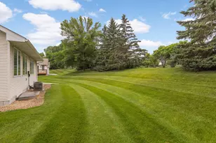 3424 Eagan Oaks Ct, Eagan, MN 55123 - Photo 25