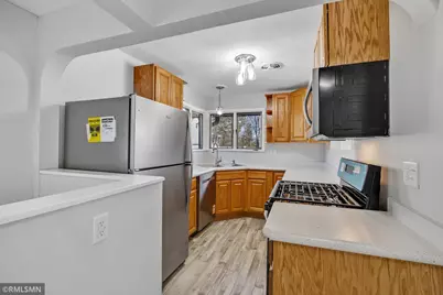 2181 Sunrise Drive N, Maplewood, MN 55117 - Photo 11