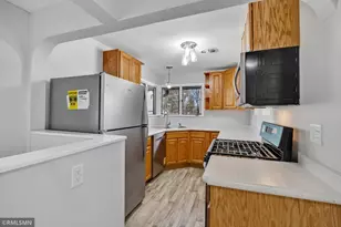 2181 Sunrise Dr N, Maplewood, MN 55117 - Photo 11