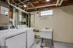 2181 Sunrise Dr N, Maplewood, MN 55117 - Photo 17