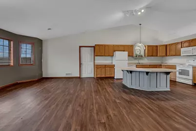 724 4th Street NW, Richmond, MN 56368 - Photo 5