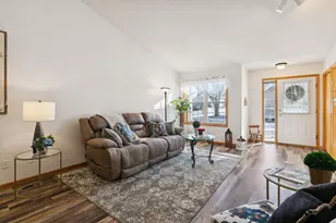 432 Sarazin St, Shakopee, MN 55379 - Photo 11