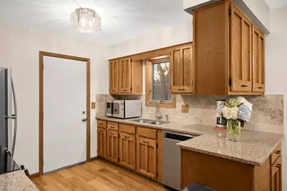 10134 Utah Avenue S, Bloomington, MN 55438 - Photo 7