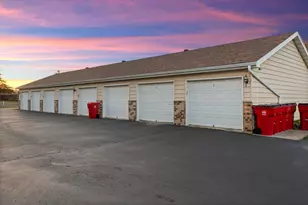 1931 Greenfield Ln SW, Rochester, MN 55902 - Photo 3