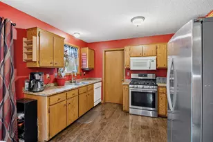 812 Cedar St SW, Isanti, MN 55040 - Photo 15