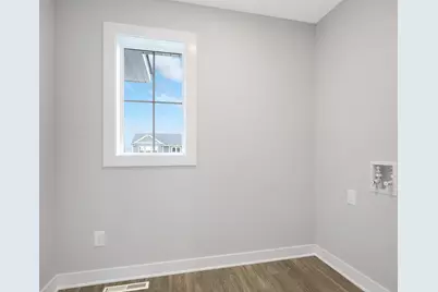 1539 Creekwood Dr, New Richmond, WI 54017 - Photo 11