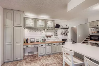 21581 Creekside Circle, Lakeville, MN 55044 - Photo 7