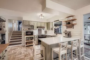 21581 Creekside Cir, Lakeville, MN 55044 - Photo 5