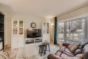 21581 Creekside Cir, Lakeville, MN 55044 - Photo 3