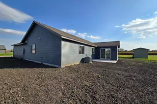 807 Pondview Dr, Arlington, MN 55307 - Photo 23