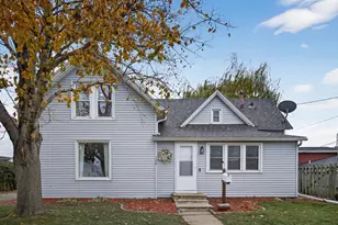 106 5th St NE, Stewartville, MN 55976 - Photo 1