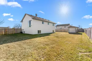 37830 Harvester Ave, North Branch, MN 55056 - Photo 3