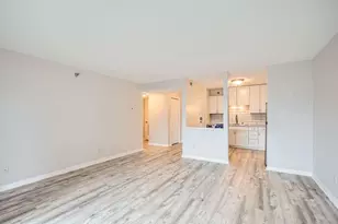 66 9th St E, Saint Paul, MN 55101 - Photo 5