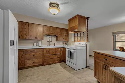 605 Chinook Avenue SW, Avon, MN 56310 - Photo 7