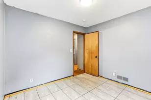 751 Van Buren Ave, Saint Paul, MN 55104 - Photo 9