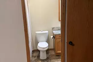 520 Harriett Dr, Marshall, MN 56258 - Photo 7