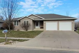 520 Harriett Dr, Marshall, MN 56258 - Photo 21