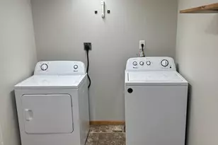 520 Harriett Dr, Marshall, MN 56258 - Photo 19