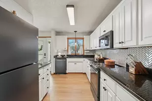 1104 Balsam Ct, New Richmond, WI 54017 - Photo 9