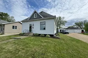 112 5th St NE, Stewartville, MN 55976 - Photo 1