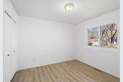 5118 Angeline Avenue N, Crystal, MN 55429 - Photo 11