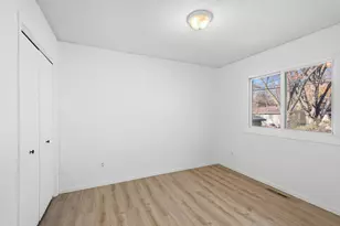 5118 Angeline Ave N, Crystal, MN 55429 - Photo 11